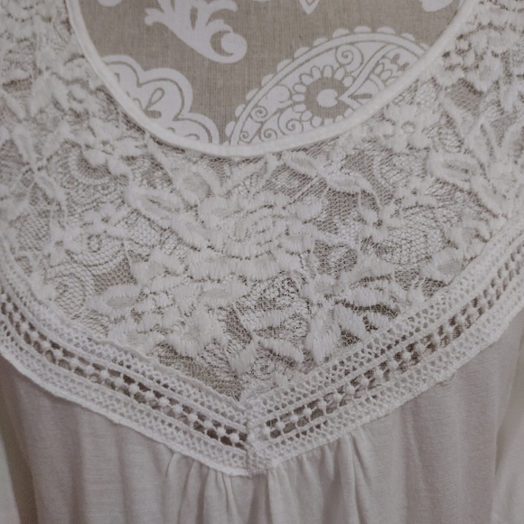 COLD SHOULDER LACE FLOWY TOP - Picture 6 of 6